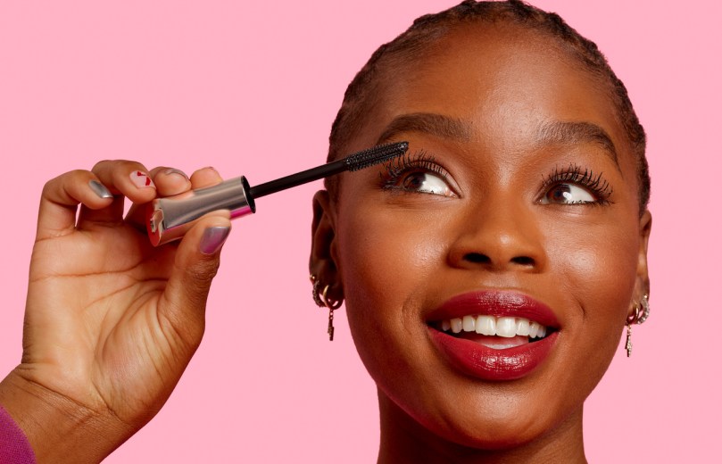 launches They're Real! mascara virtual event
