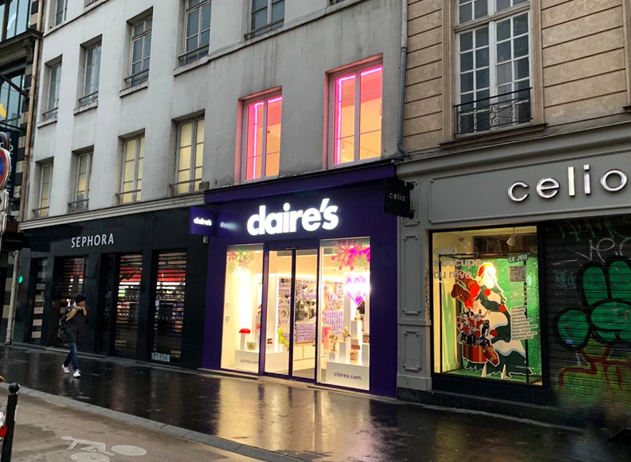 Claire's ✓